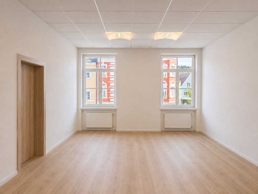 Umbaumaßnahmen durch Vermieter möglich ! Büro, Praxis mit großem Schaufenster in der Innenstadt ! - Visualisierung C, 1.OG, Vilshofen, Stadtplatz 36 - 02.06.2026 (59965)