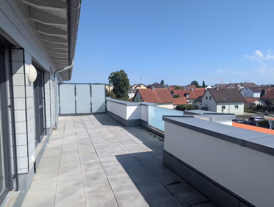 Neuwertiges Penthouse mit groĂźer Dachterrasse und Aufzug ! - Dachterrasse (70052)