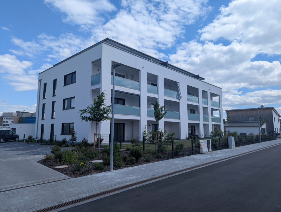 Ab sofort beziehbar! Moderne 2-Zimmer Erdgeschosswohnung (inkl. EBK) mit Terrasse und Garten! - Immobilie (47737)