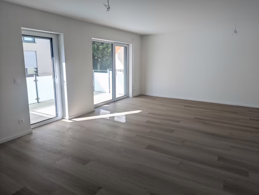 Ab sofort bezugsfertig! Neubauwohnung mit Balkon in gefragter Lage naher der Innenstadt! - Wohnen/Essen/Kochen (70525)