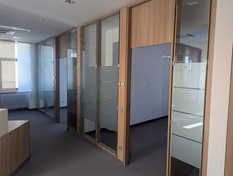 Boardinghouse, Mitarbeiterunterkunft ! Repräsentatives Wohn-/Bürogebäude in sehr guter Sichtlage! - PXL_20260423_070011409.MP (57321)