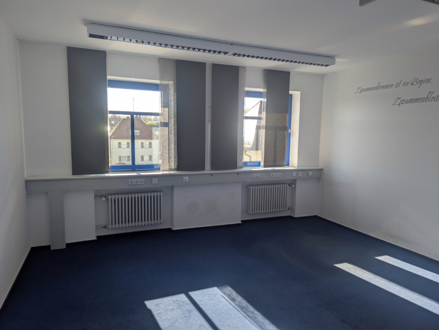 Boardinghouse, Mitarbeiterunterkunft ! Repräsentatives Wohn-/Bürogebäude in sehr guter Sichtlage! - PXL_20260423_070659714.MP (57329)