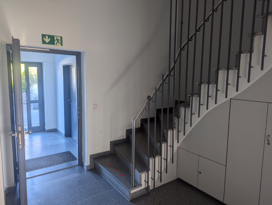 Boardinghouse, Mitarbeiterunterkunft ! Repräsentatives Wohn-/Bürogebäude in sehr guter Sichtlage! - PXL_20260423_070037504.MP (57323)