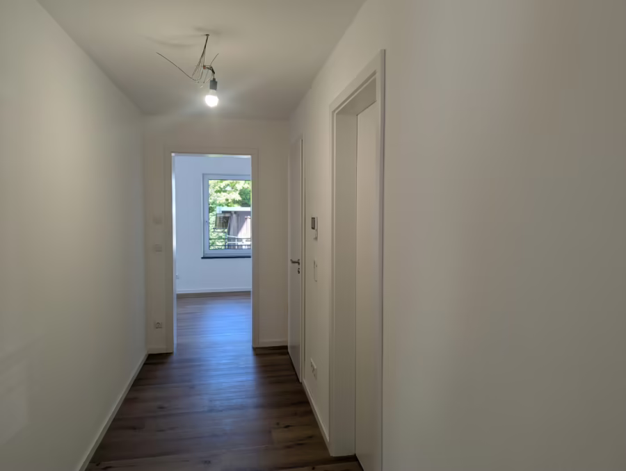 Neubauwohnung mit hochwertiger Ausstattung und Terrasse! - Flur (69318)