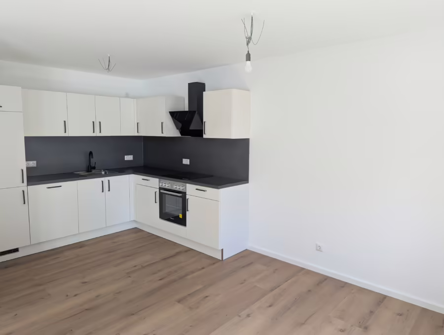 Neubauwohnung mit hochwertiger Ausstattung und Terrasse! - KĂĽche (69316)