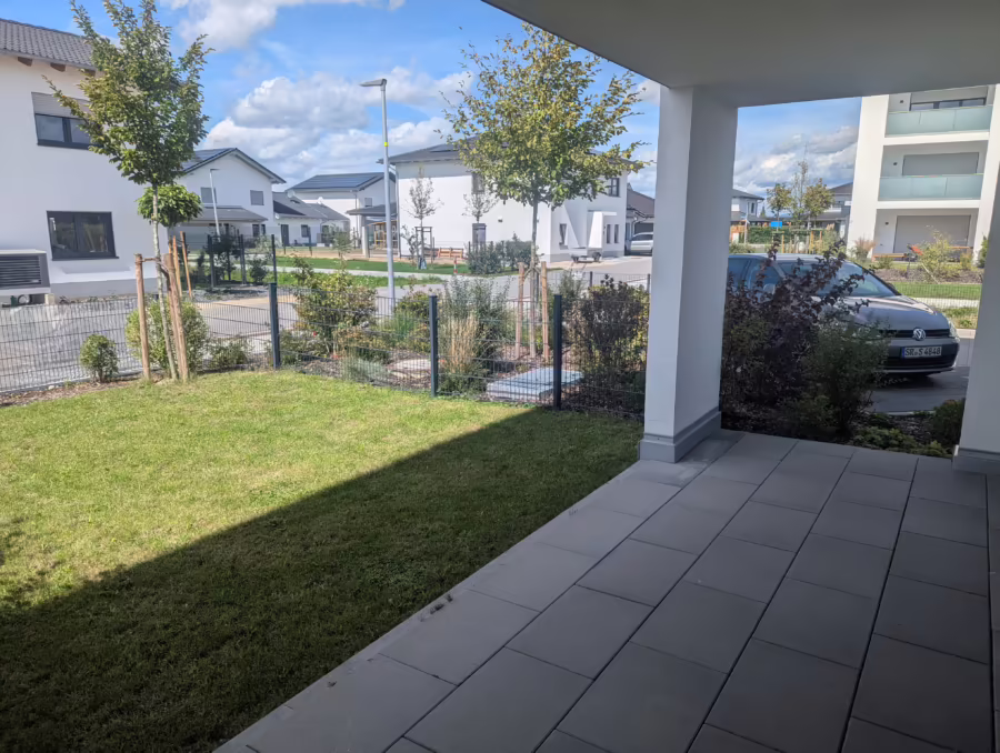 Moderne 4-Zimmer Erdgeschosswohnung (inkl. EBK) mit Terrasse und Garten! - Terrasse (72187)