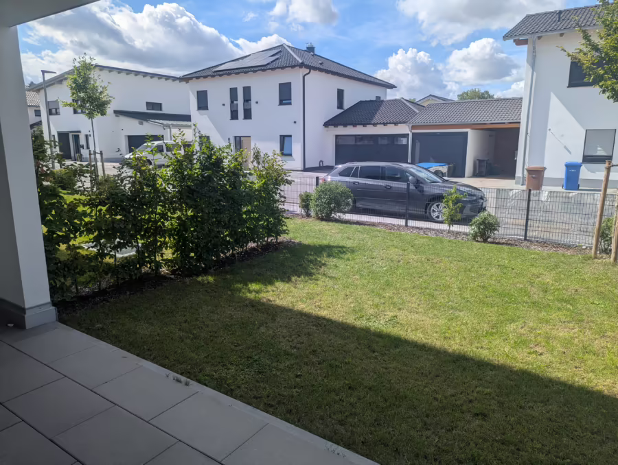 Moderne 4-Zimmer Erdgeschosswohnung (inkl. EBK) mit Terrasse und Garten! - Terrasse (72188)