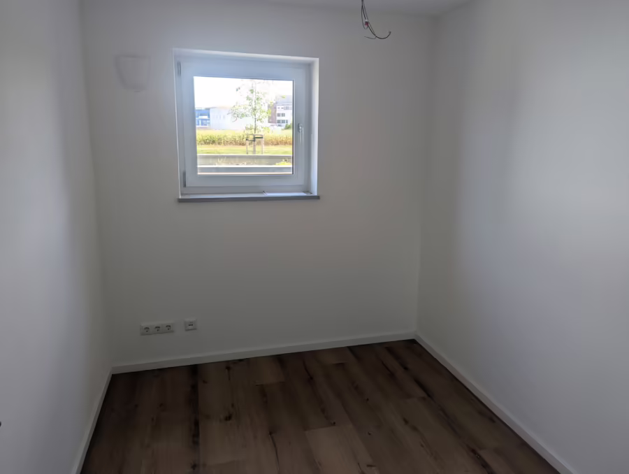 Moderne 4-Zimmer Erdgeschosswohnung (inkl. EBK) mit Terrasse und Garten! - Abstellraum (72202)
