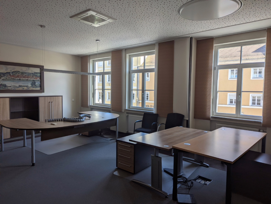 Umbaumaßnahmen möglich ! Büro, Praxis mit Aufzug in der Innenstadt ! - Zimmer (57682)
