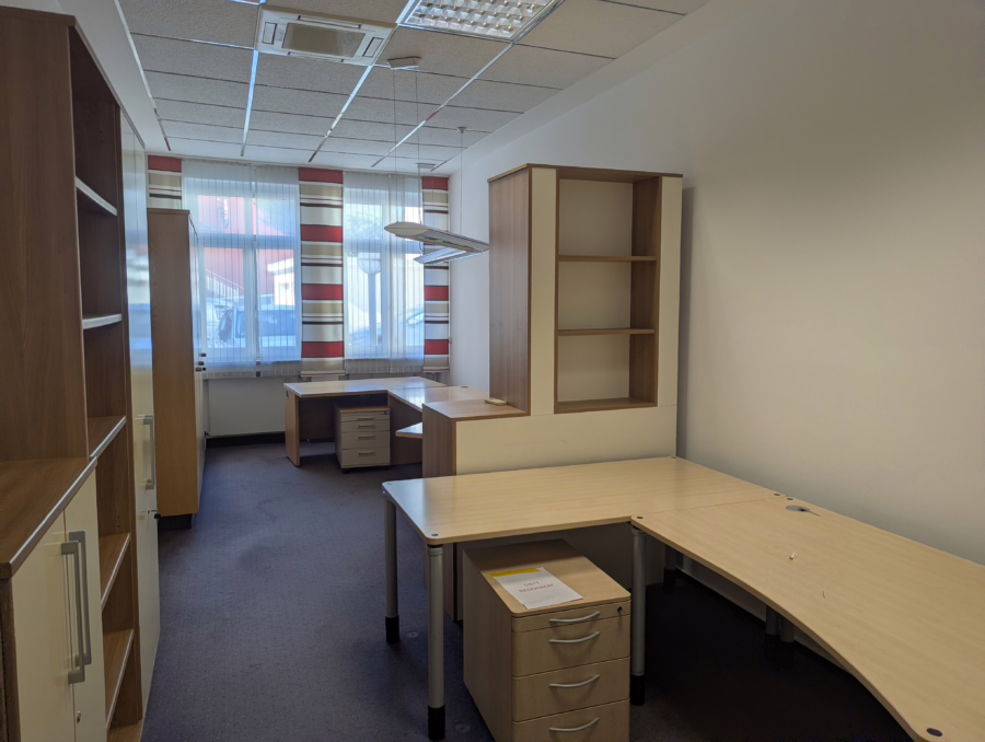 Umbaumaßnahmen möglich ! Büro, Praxis mit Aufzug in der Innenstadt ! - Zimmer (57684)