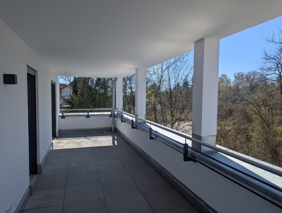 Ruhige Wohnlage! Exklusive Neubauwohnung mit großer überdachter Terrasse! - Titelbild (55403)