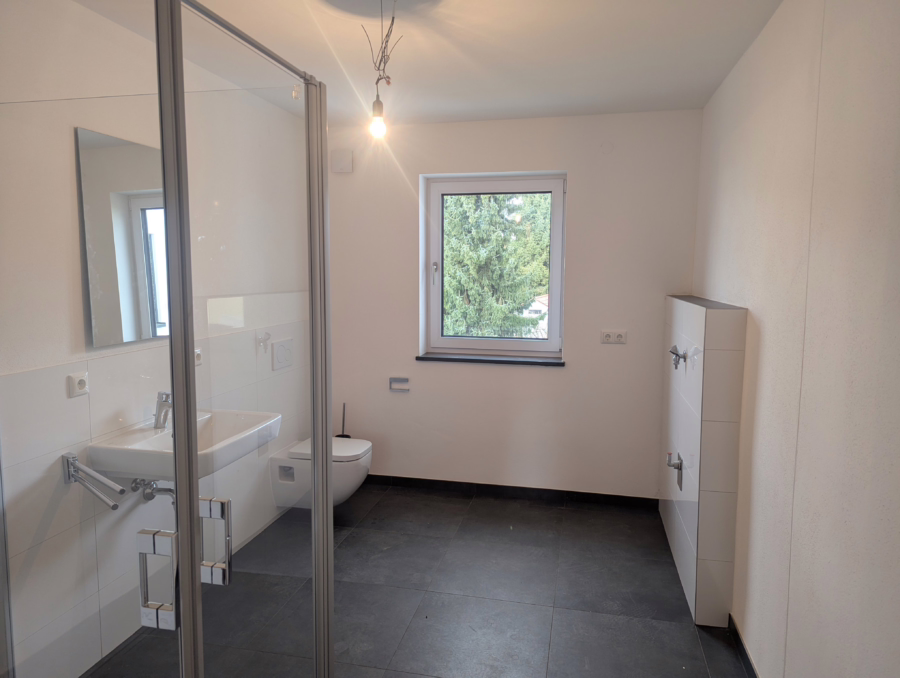 Ruhige Wohnlage! Exklusive Neubauwohnung mit großer überdachter Terrasse! - Bild (51941)