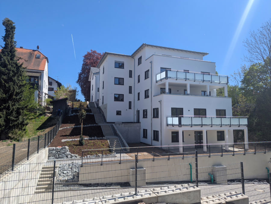 Ruhige Wohnlage! Exklusive Neubauwohnung mit großer überdachter Terrasse! - PXL_20260424_114635570.MP (58764)