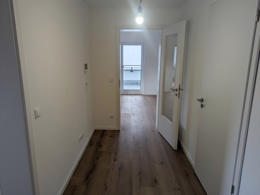 Ruhige Wohnlage! Exklusive Neubauwohnung mit großer überdachter Terrasse! - Bild (51939)