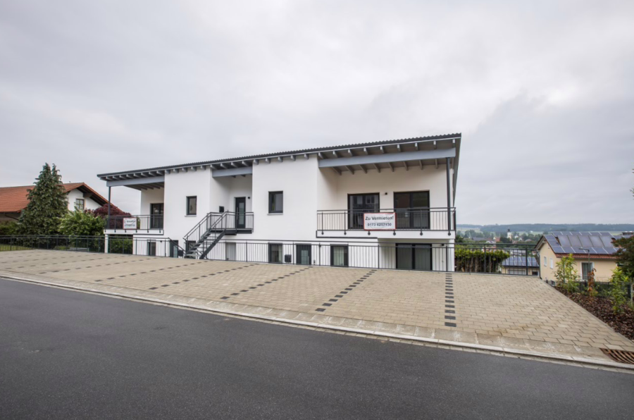 Vermietetes neuwertiges Mehrfamilienhaus mit vier WE zur Anlage! - Bild (50237)