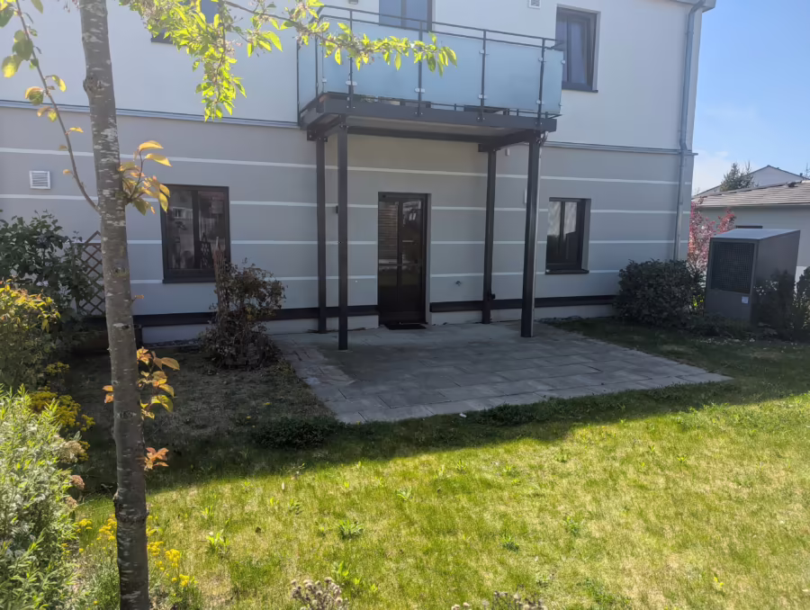 Ab sofort bezugsfertig – Moderne 2 Zimmer Gartenwohnung im Luftkurort Mitterfels - Garten (66934)