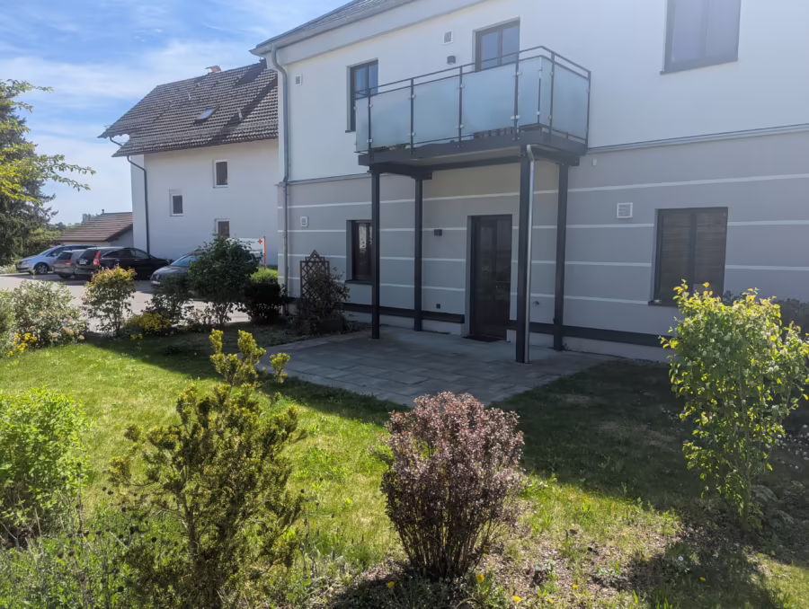 Ab sofort bezugsfertig – Moderne 2 Zimmer Gartenwohnung im Luftkurort Mitterfels - Garten (66932)