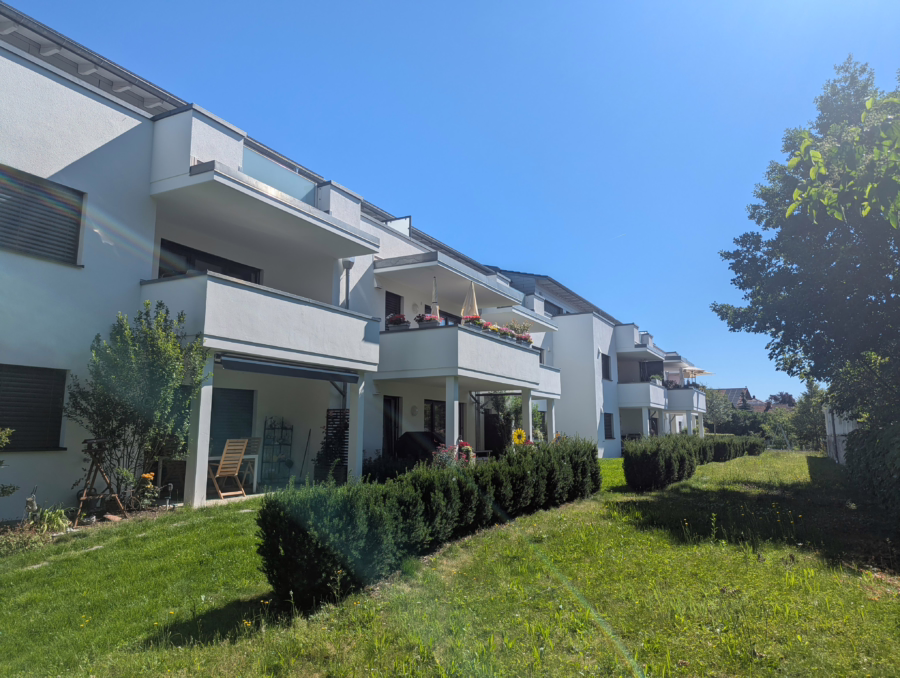 Ruhige Wohnlage! Neuwertige 3-Zimmer Etagenwohnung mit großem Balkon! - . (63546)