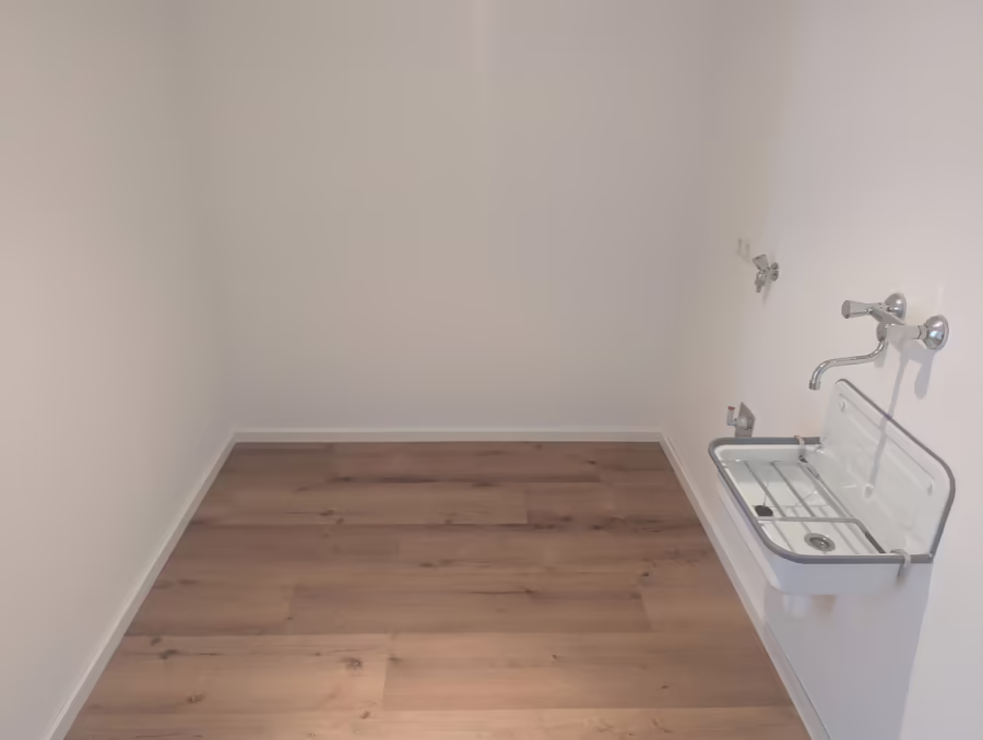 Neubau Penthouse mit groĂźer Dachterrasse und herrlichem Weitblick! - Hauswirtschaftsraum (68512)
