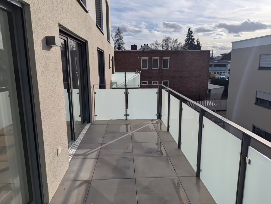 Neubauwohnung mit Balkon in gefragter Lage naher der Innenstadt! - Balkon (71253)