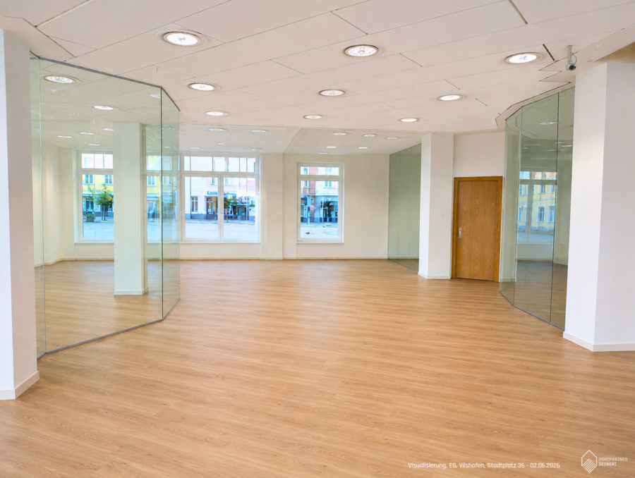 Umbaumaßnahmen durch Vermieter möglich ! Einzelhandelsfläche mit großem Schaufenster ! - Visualisierung mit Raumteilung, EG, Vilshofen, Stadtplatz 36 - 02.06.2026 (59937)