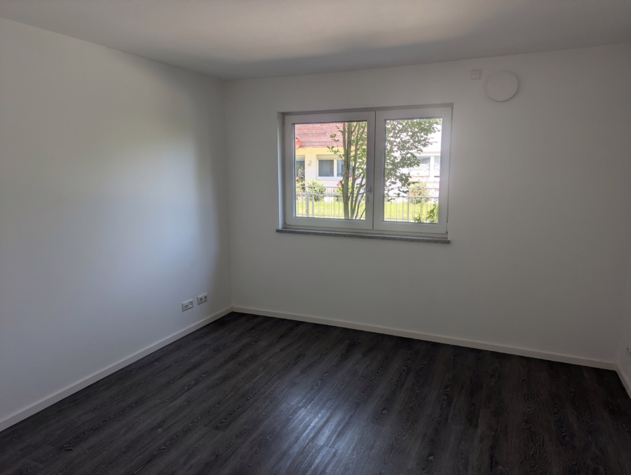 Ruhige Wohnlage! Neuwertige 2-Zimmer Gartenwohnung in ruhiger Lage! - . (63573)