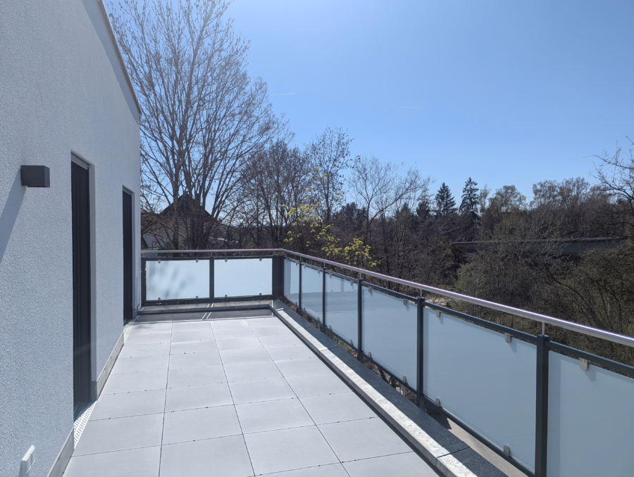 KFW 55 Energieeffizienzhaus! Neubauwohnung mit großen Balkon in wohltuender Umgebung! - Titelbild (55418)