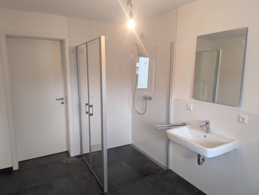 JETZT AFA 5% sichern! Neubauwohnung mit Aufzug im KFW 55 Stand! - Bad (68787)