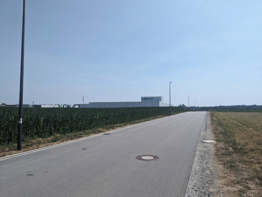 Gewerbegrundstück mit ca. 28.586 m² (teilbar ab ca. 2.000 m²) nahe Autobahnauffahrt! - Bild (55313)