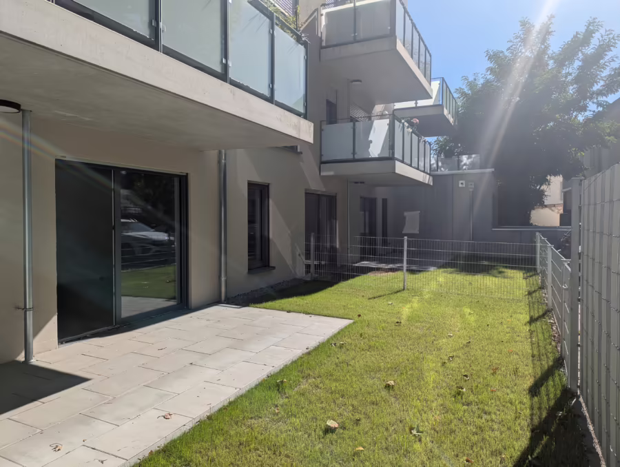 Provisionsfrei! Neubauwohnung mit Garten in gefragter Lage nahe der Innenstadt! - Terrasse/Garten (70086)