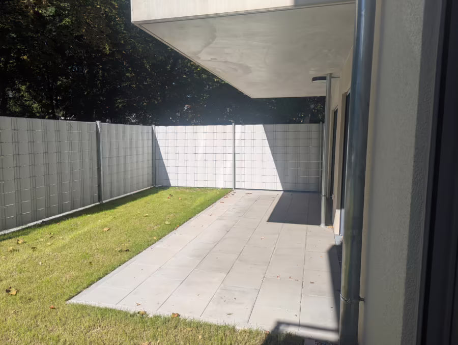 Provisionsfrei! Neubauwohnung mit Garten in gefragter Lage nahe der Innenstadt! - Terrasse/Garten (70085)