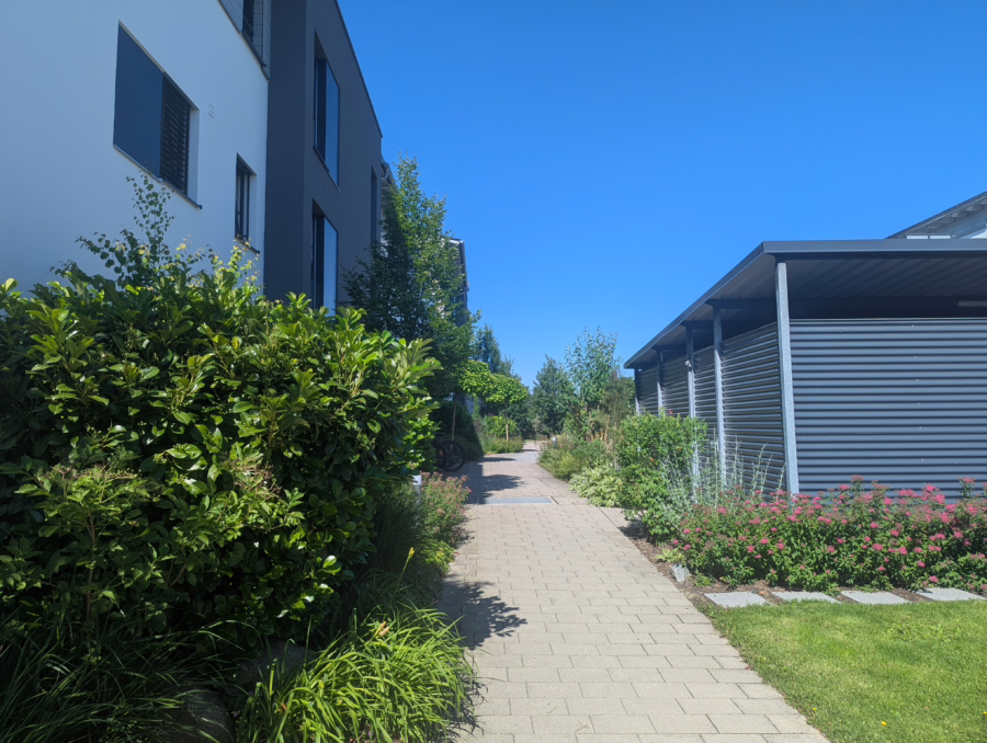 Neuwertiges Penthouse mit großer Dachterrasse und Aufzug ! - . (63687)
