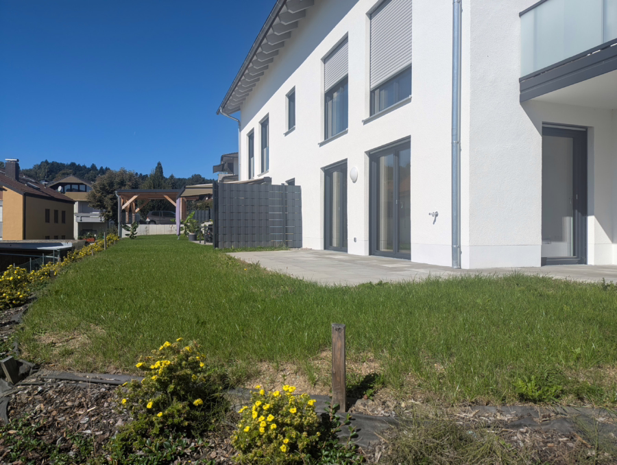 Einmaliger Ausblick in ruhiger Lage! Neubauwohnung mit Gartennutzung in Süd-West Ausrichtung! - PXL_20250919_110315361.MP (48779)