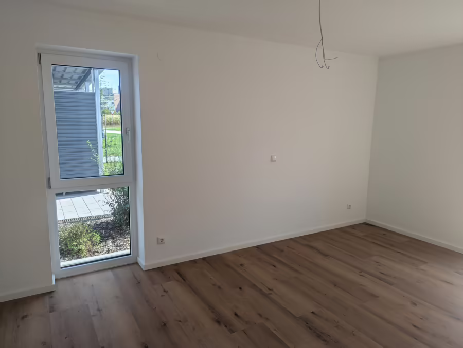 Ab sofort beziehbar! Moderne 3-Zimmer Erdgeschosswohnung (inkl. EBK) mit Terrasse - Schlafzimmer (72237)