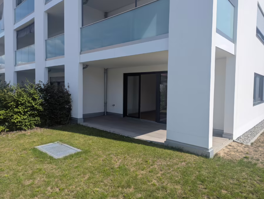 Ab sofort beziehbar! Moderne 3-Zimmer Erdgeschosswohnung (inkl. EBK) mit Terrasse - Terrasse (72227)