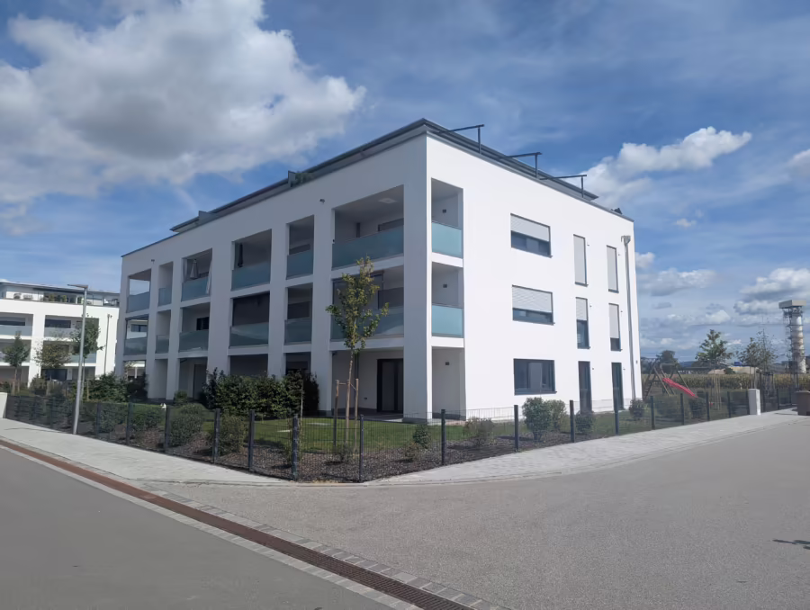 Ab sofort beziehbar! Moderne 3-Zimmer Erdgeschosswohnung (inkl. EBK) mit Terrasse - Immobilie (72229)