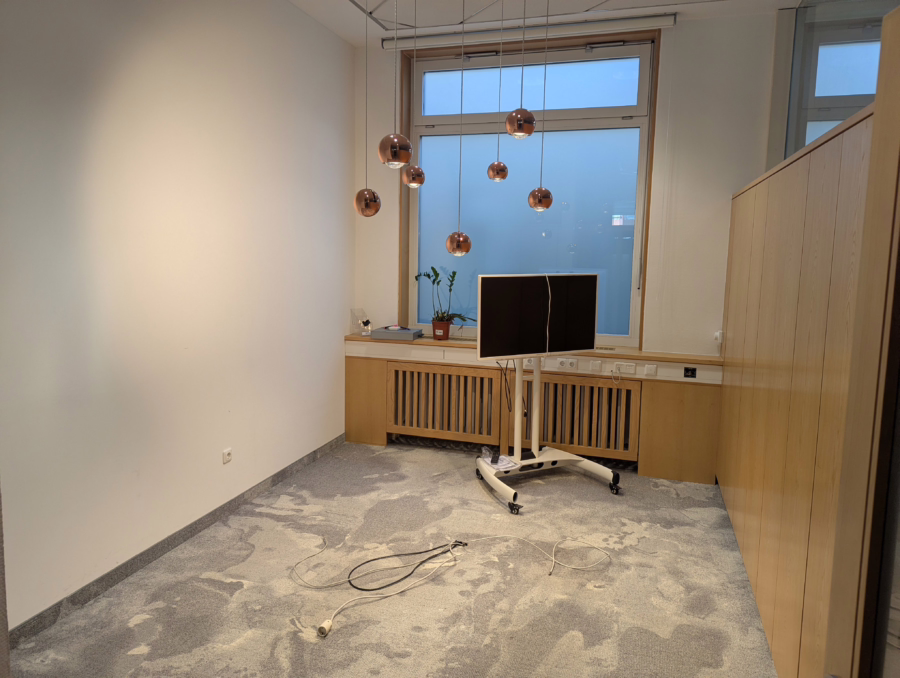 Umbaumaßnahmen möglich ! Büro, Praxis mit großem Schaufenster in der Innenstadt ! - Zimmer (57672)