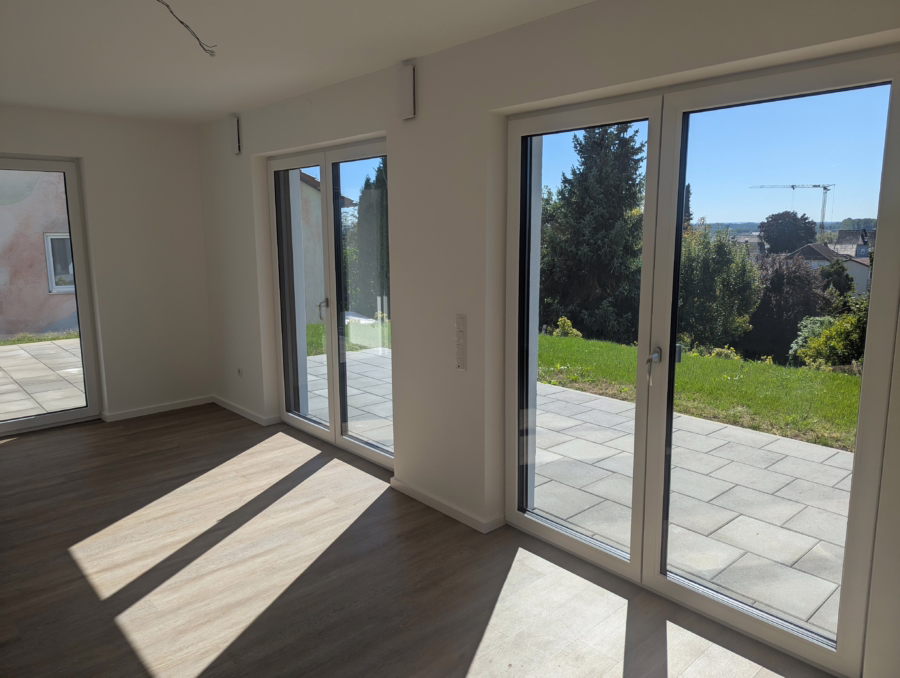 Ruhige Lage! Neubauwohnung mit Garten in Süd-West Ausrichtung! - Wohnen/Essen/Kochen (58906)