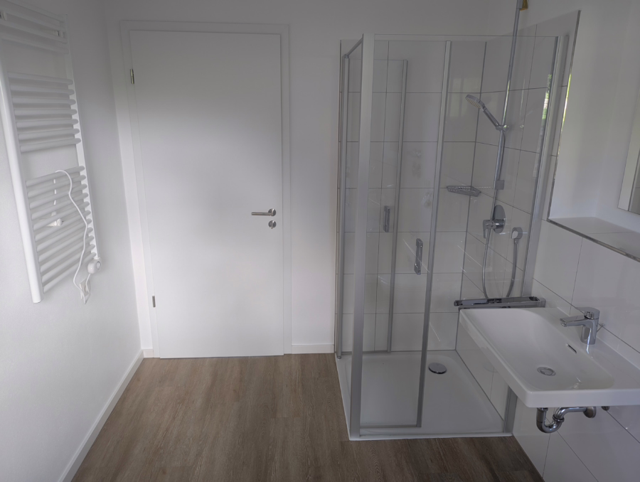 Ruhige Lage! Neubauwohnung mit Garten in Süd-West Ausrichtung! - Bad (58917)