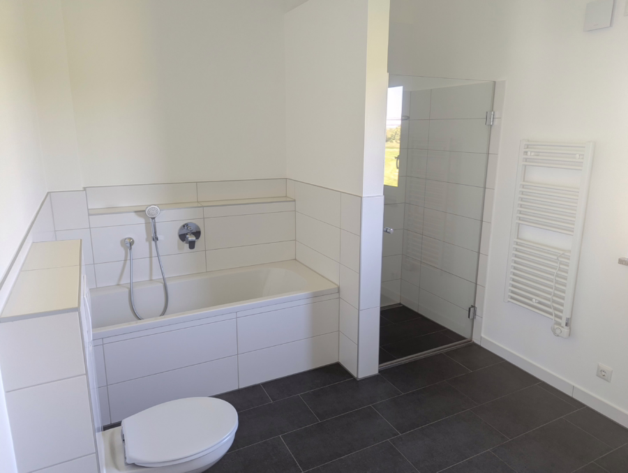 Unverbaubare Aussicht! Moderne Penthouse Wohnung mit großer Dachterrasse! - . (63411)