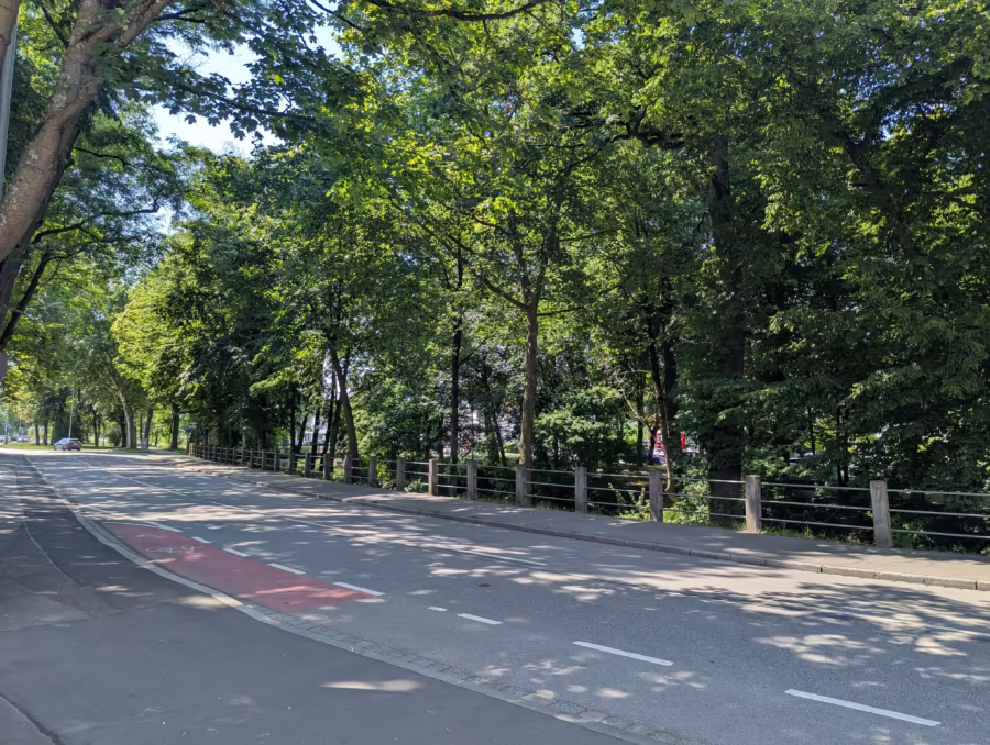 Neubauwohnung mit Garten, EinbaukĂĽche, Badewanne/Dusche nahe der Innenstadt! - umliegende FuĂź-/Radwege beim Allachbach (69673)