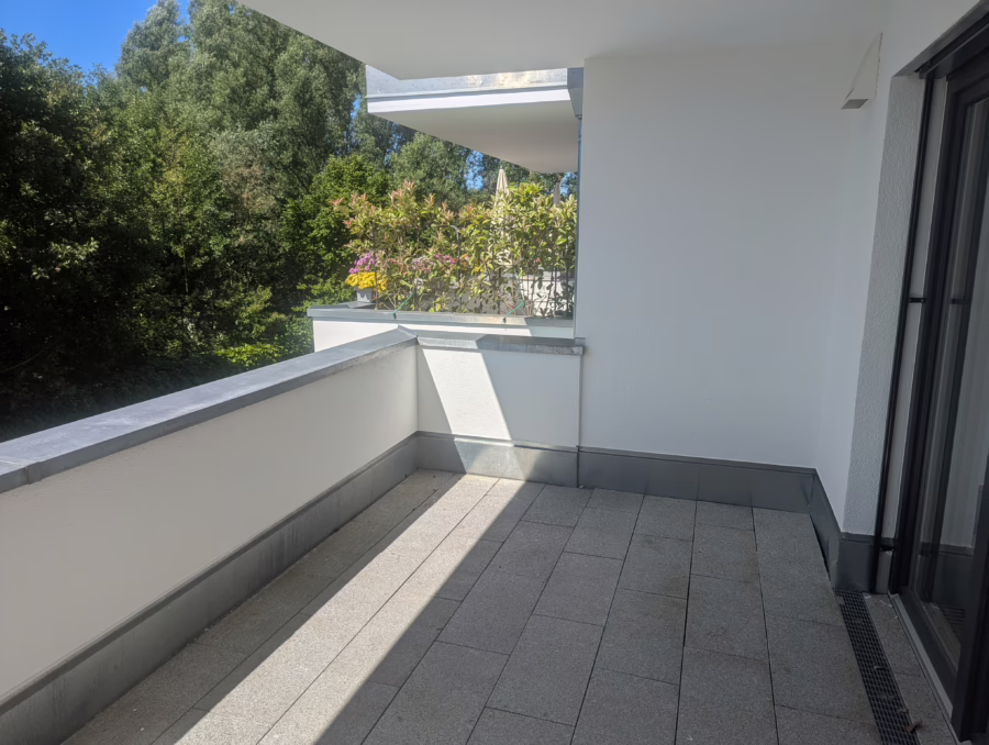Modernes Mehrfamilienhaus mit 8 Wohneinheiten und Tiefgaragenstellplätzen in Straubing ! - Musterwohnung (65290)