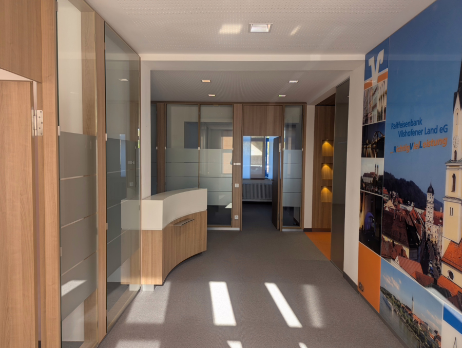 Repräsentatives Geschäfts-/Bürogebäude in sehr guter Sichtlage! - PXL_20260423_065959468.MP (57346)