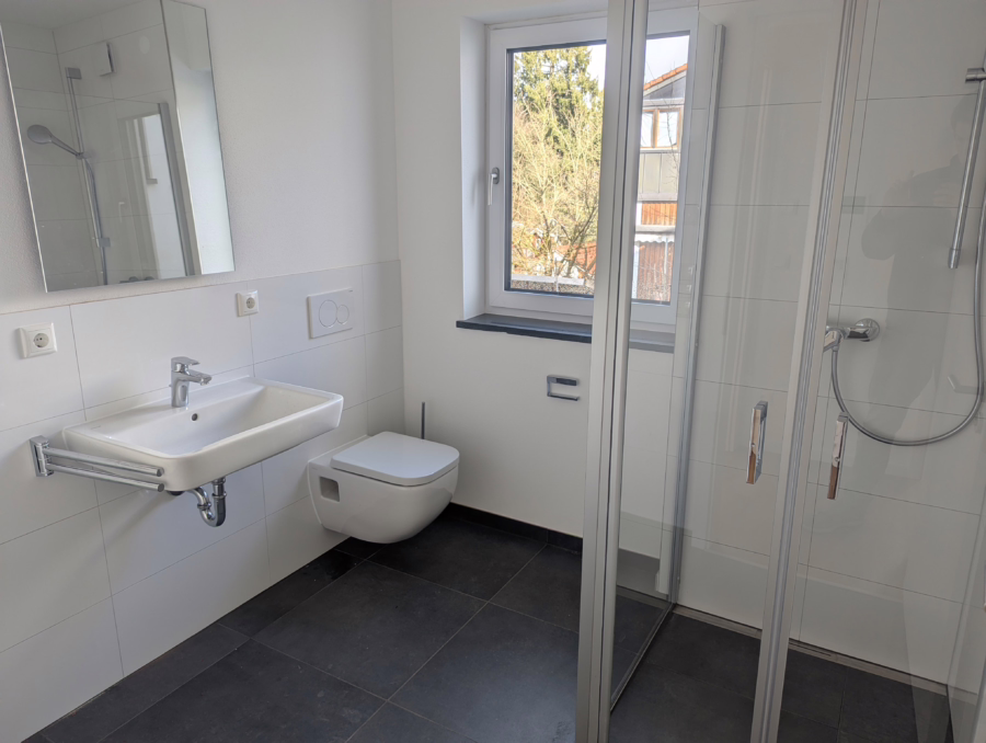 Neubauwohnung mit Aufzug und EBK im KFW 55 Stand! - Bild (52004)