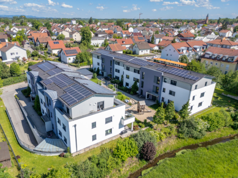 Neuwertige 2-Zimmer Wohnung mit großer Loggia in ruhiger Lage!, 94315 Straubing, Etagenwohnung