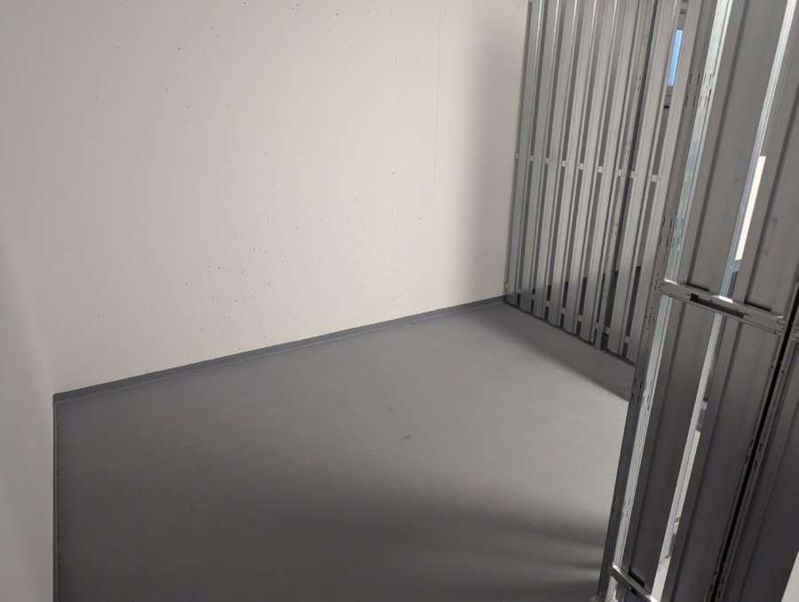 Barrierefreie Wohnung mit Aufzug und großem Balkon im Straubinger Westen ! - Kellerabteil (62387)