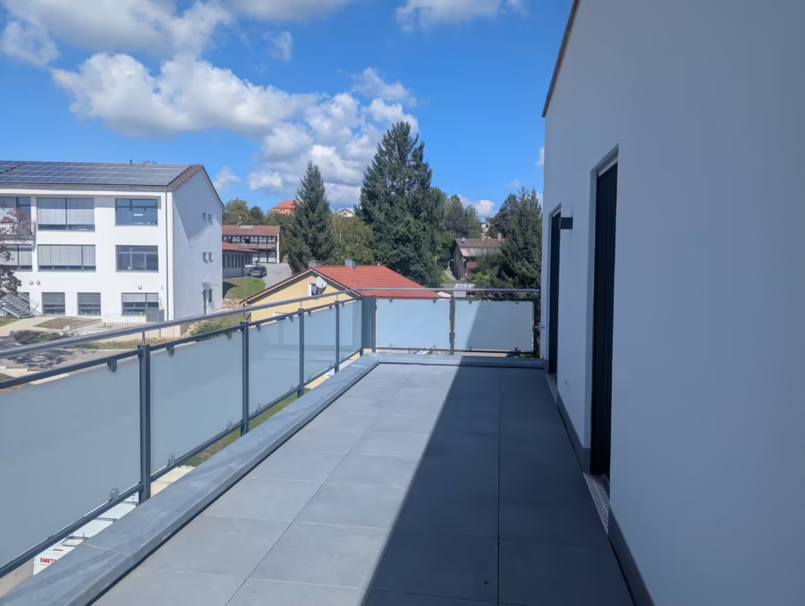 KFW 55 Energieeffizienzhaus! Neubauwohnung mit groĂźen Balkon in wohltuender Umgebung! - groĂźer Balkon (68472)