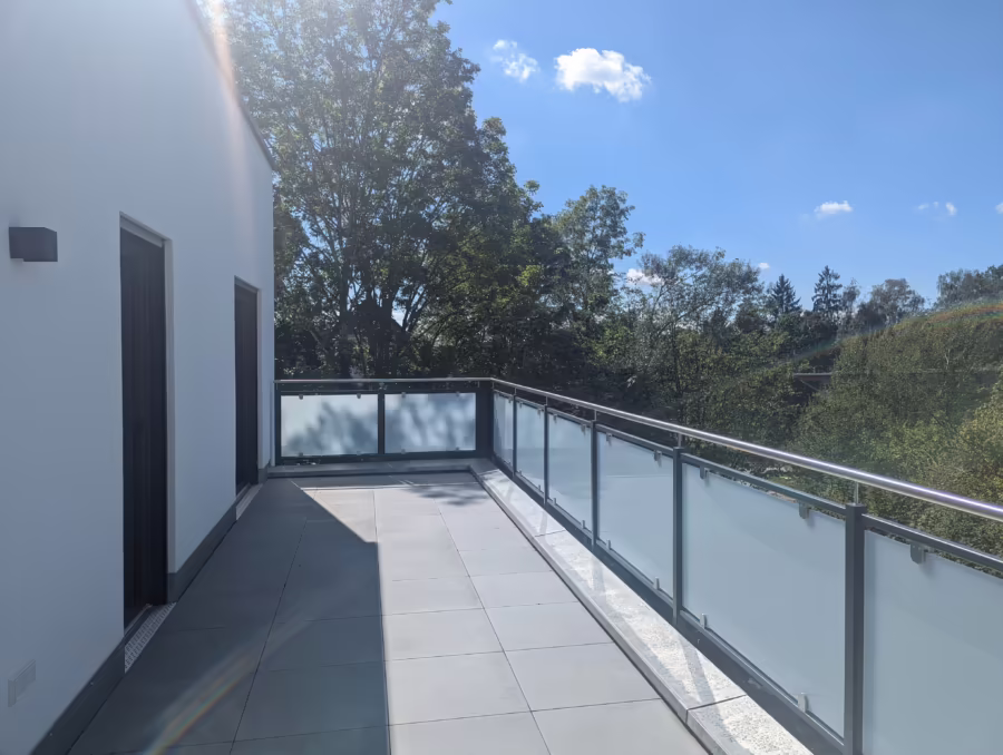KFW 55 Energieeffizienzhaus! Neubauwohnung mit groĂźen Balkon in wohltuender Umgebung! - groĂźer Balkon (68471)