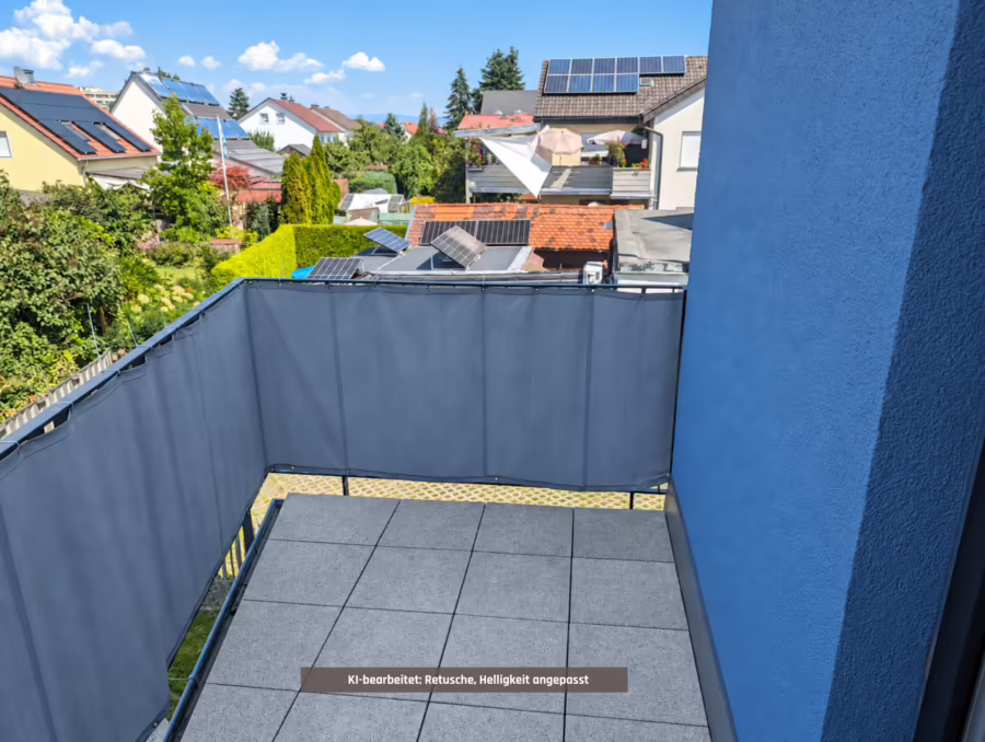 VON PRIVAT ! Neuwertige Wohnung mit zwei Balkone und Aufzug - Balkon (73177)