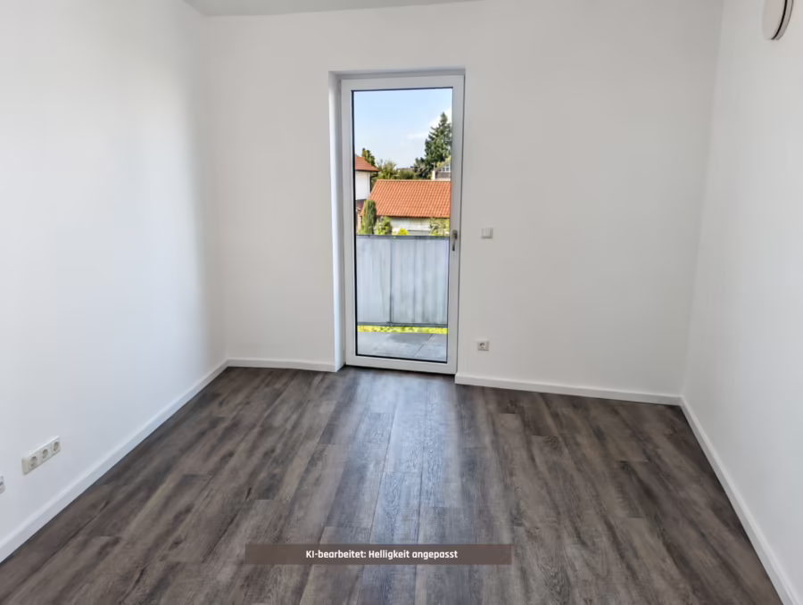 VON PRIVAT ! Neuwertige Wohnung mit zwei Balkone und Aufzug - Büro/Kinderzimmer (73188)